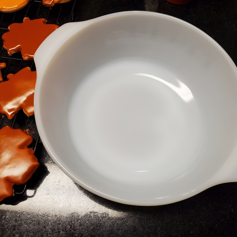 Vintage Fire King Anchor Hocking Round 3qt Casserole Dish Candleglow #439 - Picture 5 of 7
